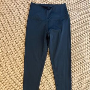 Beyond Yoga Women's Powerbeyond Stride Midi Black leggings Size Small